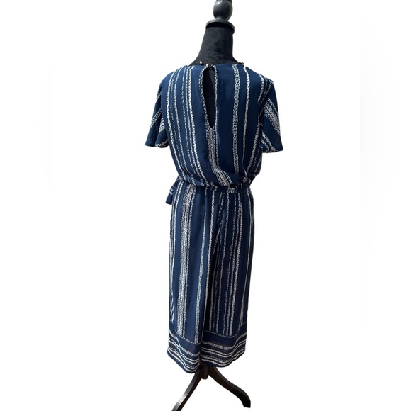 Luxology Navy Striped Wide Leg Jumpsuit Faux Wrap Tie Waist Size M Workwear - Picture 2 of 3